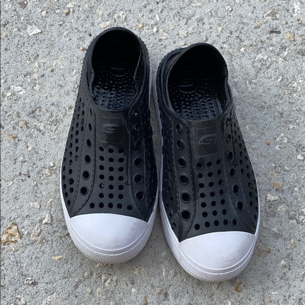 Sketchers sandals